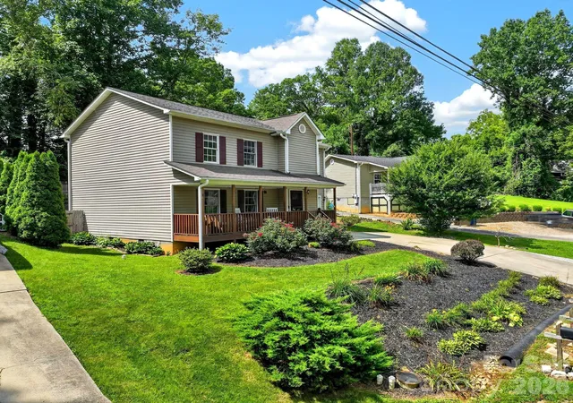 Photo 3 of Single family home for sale at 47 Royal Oaks Rd, Arden, NC 28704 | MLS# 4411047 | Listing updated on 2026-10-05