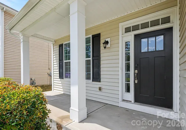 Photo 3 of Single family home for sale at 2318 Sonoma Valley Dr, Charlotte, NC 28214 | MLS# 4411062 | Listing updated on 2026-10-01