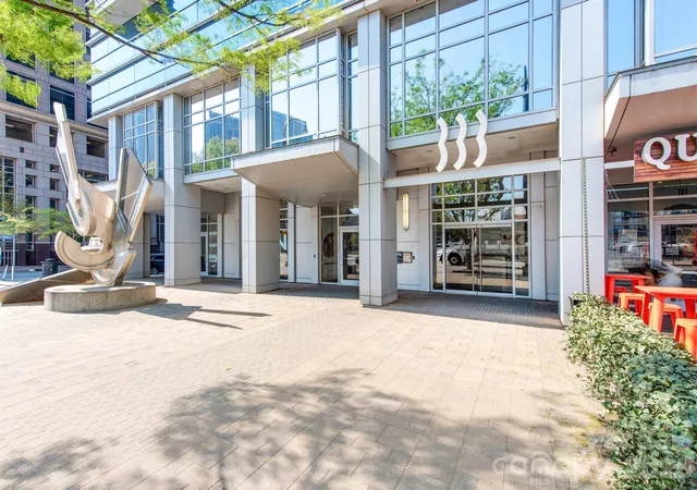31st image of 333 W Trade St #2603, Charlotte, NC 28202 | MLS# 4411065