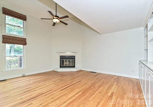 Photo 3 of Condo for sale at 801 Lexington Ave, Charlotte, NC 28203 | MLS# 4411068 | Listing updated on 2026-08-29