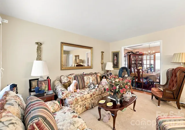 Photo 2 of Single family home for sale at 5914 Quiet Cvs Ct, Charlotte, NC 28215 | MLS# 4411070 | Listing updated on 2026-08-07