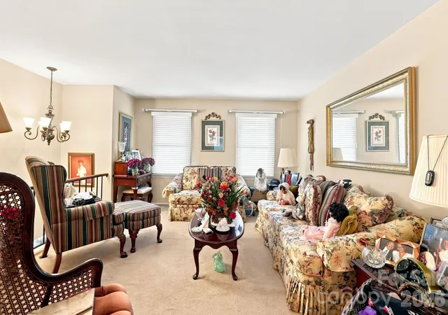 Photo 3 of Single family home for sale at 5914 Quiet Cvs Ct, Charlotte, NC 28215 | MLS# 4411070 | Listing updated on 2026-08-07