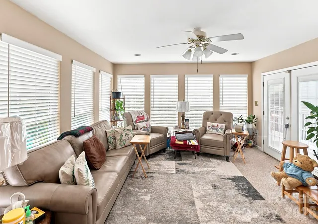 Photo 4 of Single family home for sale at 5914 Quiet Cvs Ct, Charlotte, NC 28215 | MLS# 4411070 | Listing updated on 2026-08-07