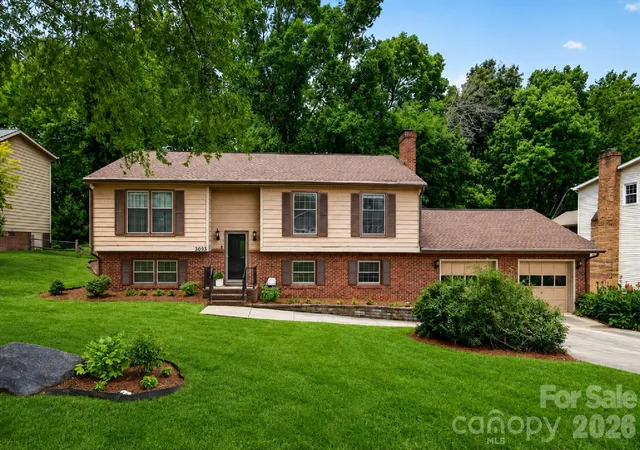 image of 5000 Cedar Forest Dr, Charlotte, NC 28226 | MLS# 4411077