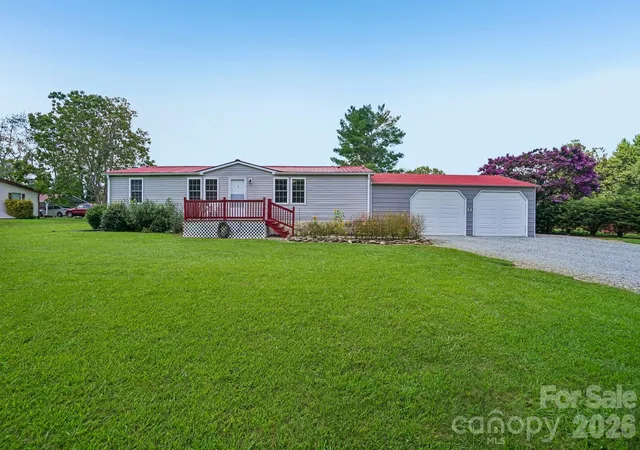 3rd image of 210 Leigh Anne Ln, Horse Shoe, NC 28742 | MLS# 4411081
