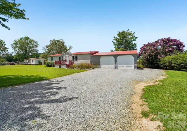 34th image of 210 Leigh Anne Ln, Horse Shoe, NC 28742 | MLS# 4411081
