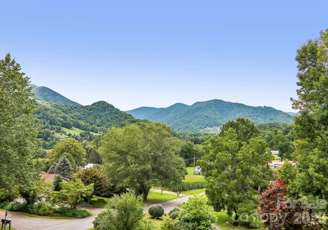 Photo 2 of Single family home for sale at 169 Highview Dr, Maggie Valley, NC 28751 | MLS# 4411083 | Listing updated on 2026-09-04