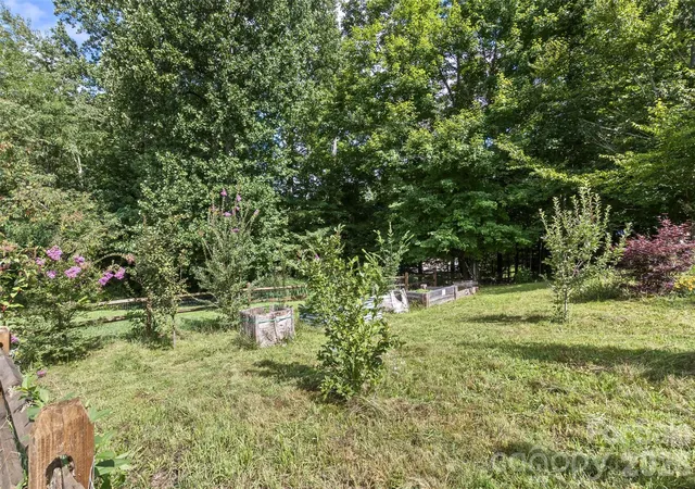 3rd image of 25 Asa Ct, Black Mountain, NC 28711 | MLS# 4411085