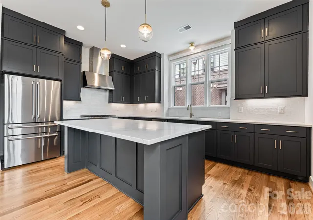 Photo 4 of Townhouse for sale at 3015 Kalex Ct, Charlotte, NC 28204 | MLS# 4411087 | Listing updated on 2026-09-25