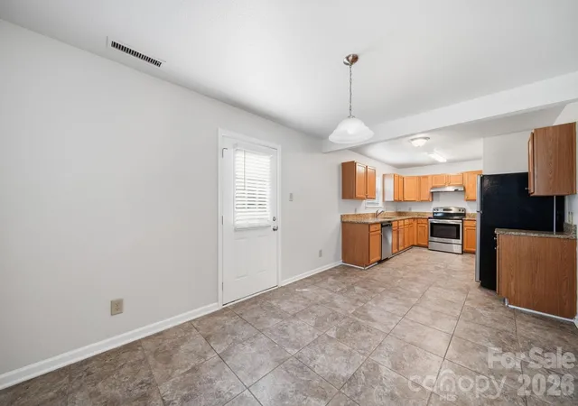 Photo 4 of Single family home for sale at 1602 Matthew Allen Cir, Kannapolis, NC 28081 | MLS# 4411089 | Listing updated on 2026-09-21