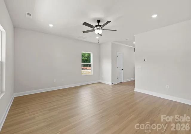 Photo 2 of Single family home for sale at 3341 Yorkshire Dr, Gastonia, NC 28052 | MLS# 4411116 | Listing updated on 2026-08-05