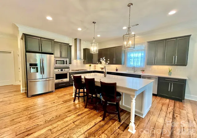 4th image of 1025 N Sharon Amity Rd, Charlotte, NC 28211 | MLS# 4411126