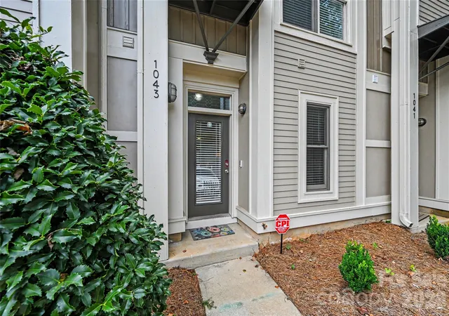 Photo 3 of Condo for sale at 1043 Park W Dr, Charlotte, NC 28209 | MLS# 4411130 | Listing updated on 2026-08-08