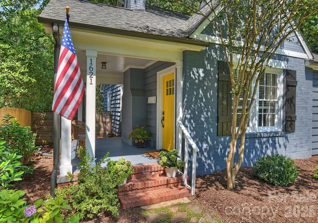 2nd image of 1621 Morningside Dr, Charlotte, NC 28205 | MLS# 4411145
