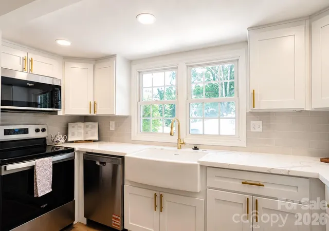 3rd image of 811 Markham Rd, Tryon, NC 28782 | MLS# 4411148