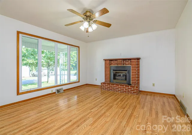 Photo 4 of Sale Pending at 32 Kathy Dr, Waynesville, NC 28786 | MLS# 4411160 | Listing updated on 2026-09-30
