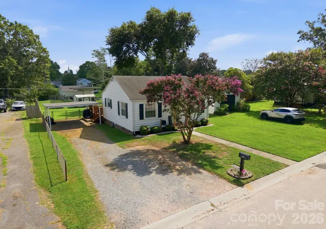 Photo 3 of Sale Pending at 2102 Englewood St, Kannapolis, NC 28083 | MLS# 4411165 | Listing updated on 2026-08-26