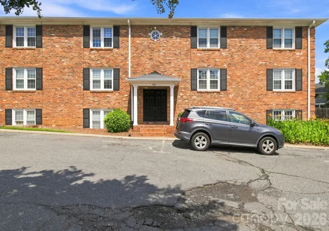 2nd image of 920 Mcalway Rd, Charlotte, NC 28211