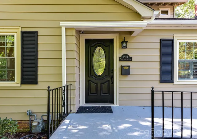 3rd image of 1824 Chestnut Ave, Charlotte, NC 28205 | MLS# 4411171
