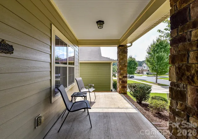 Photo 3 of Single family home for sale at 1556 Spring Blossom Trl, Fort Mill, SC 29708 | MLS# 4411177 | Listing updated on 2026-08-30
