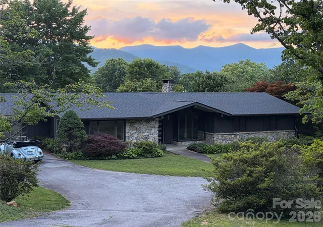 3rd image of 208 Dogwood Ln, Black Mountain, NC 28711 | MLS# 4411178