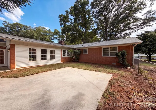 15th image of 1077 Allendale Cir, Rock Hill, SC 29732 | MLS# 4411185