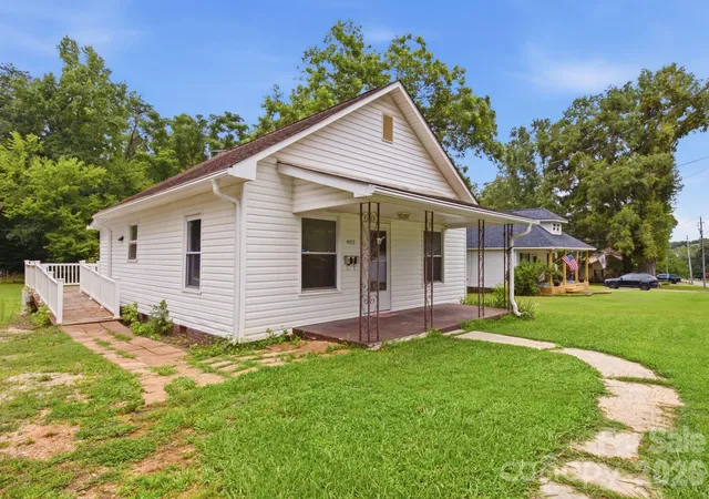 Photo 3 of Single family home for sale at 403 Faulkner St, Clover, SC 29710 | MLS# 4411188 | Listing updated on 2026-10-02