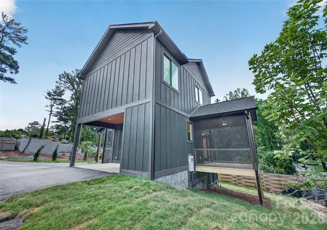29th image of 1013 Fassifern Ct, Hendersonville, NC 28791 | MLS# 4411207