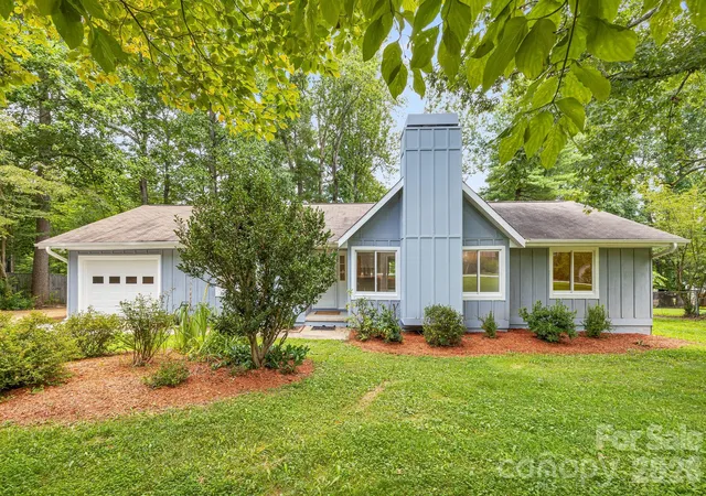Photo 3 of Single family home for sale at 35 Golden Oaks Ln, Fletcher, NC 28732 | MLS# 4411250 | Listing updated on 2026-09-26
