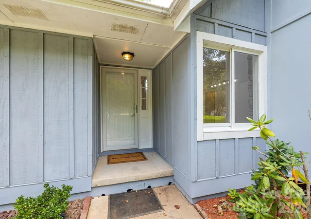 Photo 4 of Single family home for sale at 35 Golden Oaks Ln, Fletcher, NC 28732 | MLS# 4411250 | Listing updated on 2026-09-26