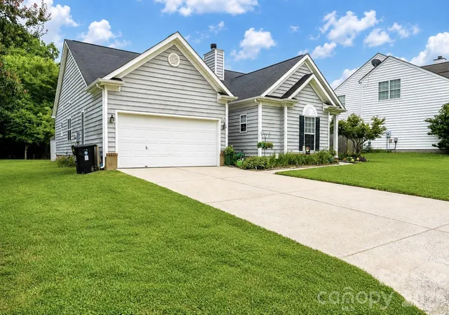 Photo 3 of Single family home for sale at 2568 Governors Pointe Ct Ne, Concord, NC 28025 | MLS# 4411275 | Listing updated on 2026-10-02