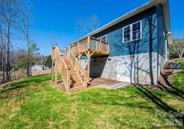 Photo 3 of Single family home for sale at 1314 39th Street Cir Sw, Hickory, NC 28602 | MLS# 4411280 | Listing updated on 2026-08-06