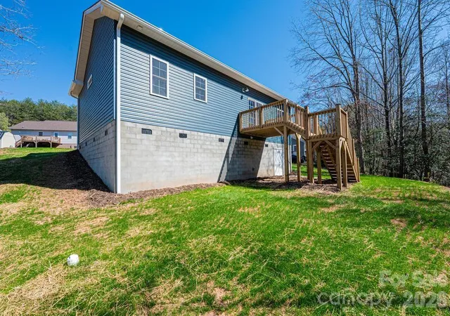 Photo 3 of Single family home for sale at 1314 39th Street Cir SW, Hickory, NC 28602 | MLS# 4411280 | Listing updated on 2026-08-06
