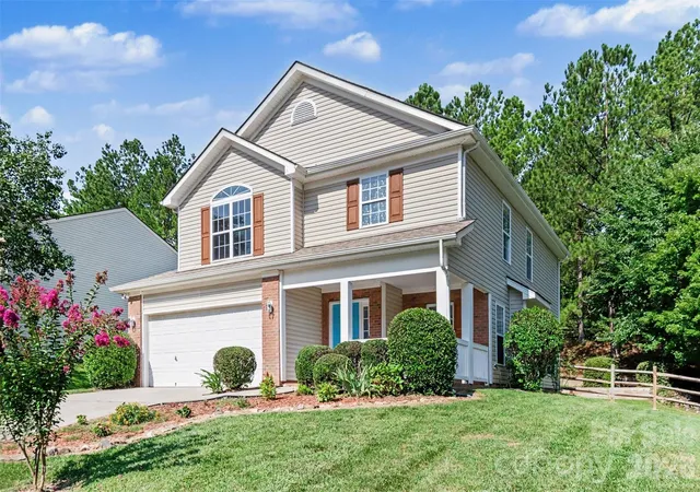 Photo 3 of Single family home for sale at 2133 Majestic Poplar Dr, Waxhaw, NC 28173 | MLS# 4411286 | Listing updated on 2026-10-03