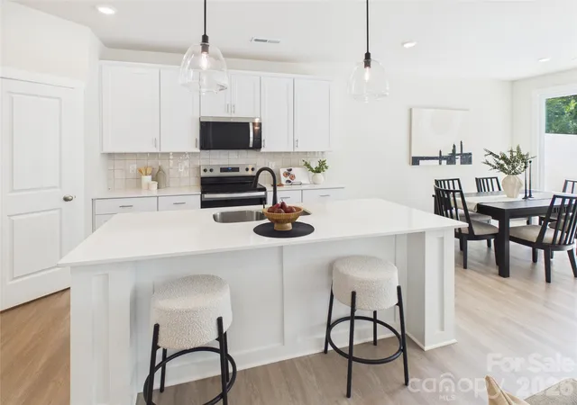 Photo 4 of Townhouse for sale at 105 N Dilling St #01, Kings Mountain, NC 28086 | MLS# 4411295 | Listing updated on 2026-10-05