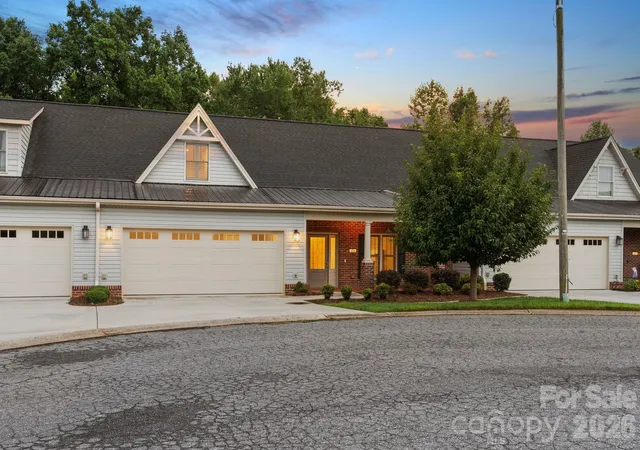 1st image of 823 Iris Ln, Newton, NC 28658 | MLS# 4411296