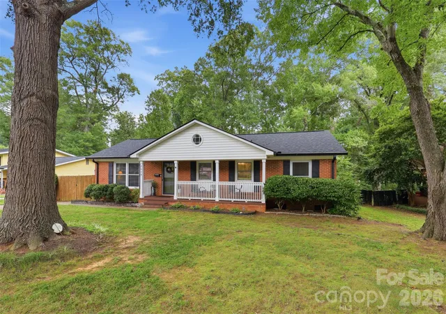 2nd image of 3628 Winterfield Pl, Charlotte, NC 28205 | MLS# 4411316