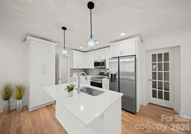 3rd image of 1041 Watts Dr, Charlotte, NC 28216 | MLS# 4411321