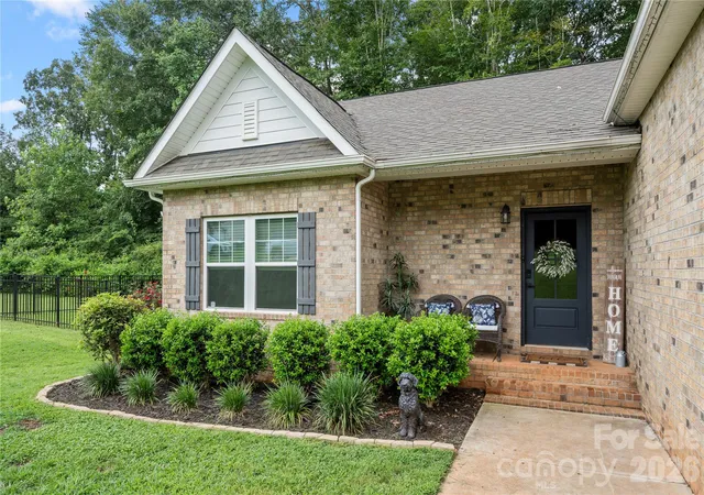 4th image of 3229 Creek Bend Ct, Sherrills Ford, NC 28673 | MLS# 4411324