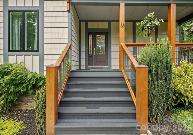 Photo 3 of Single family home for sale at 38 Little Forest Dr, Asheville, NC 28806 | MLS# 4411326 | Listing updated on 2026-09-28
