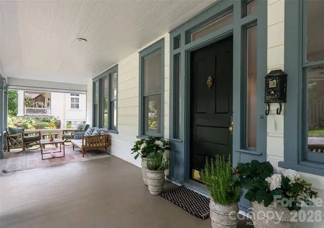 Photo 3 of Single family home for sale at 142 Edwin Pl, Asheville, NC 28801 | MLS# 4411332 | Listing updated on 2026-10-03