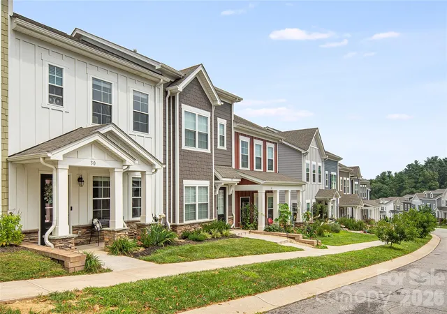 Photo 3 of Townhouse for sale at 30 Walnut Springs Dr, Asheville, NC 28804 | MLS# 4411340 | Listing updated on 2026-08-10