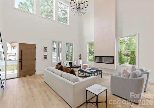Photo 3 of Single family home for sale at 1344 Richland Dr, Charlotte, NC 28211 | MLS# 4411343 | Listing updated on 2026-10-30
