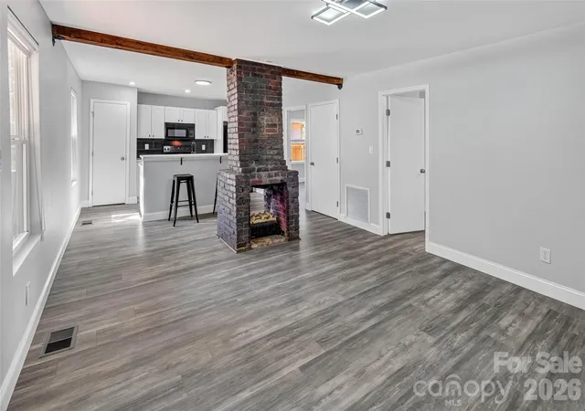Photo 2 of Single family home for sale at 806 Cantwell St, Charlotte, NC 28208 | MLS# 4411359 | Listing updated on 2026-10-21