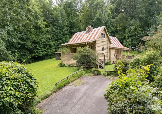 Photo 1 of Single family home for sale at 2027 Stamey Branch Rd, Newland, NC 28657 | MLS# 4411360 | Listing updated on 2026-08-18
