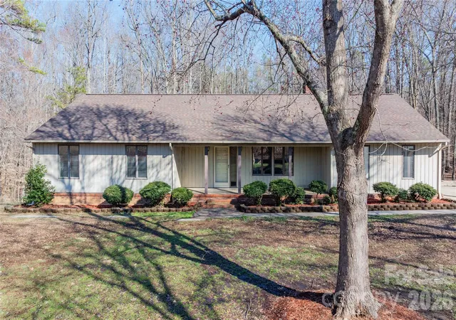 2nd image of 682 Cecil St, Thomasville, NC 27360 | MLS# 4411361