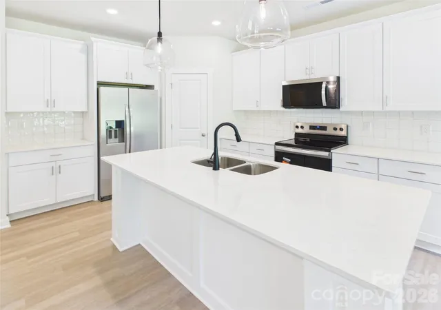 Photo 3 of Townhouse for sale at 105 N Dilling St #05, Kings Mountain, NC 28086 | MLS# 4411371 | Listing updated on 2026-09-18