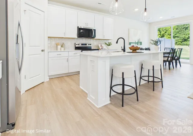 Photo 4 of Townhouse for sale at 105 N Dilling St #05, Kings Mountain, NC 28086 | MLS# 4411371 | Listing updated on 2026-09-18