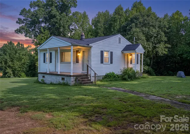 1st image of 614 W Westview St, Gastonia, NC 28052 | MLS# 4411377