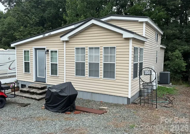 1st image of 108 Hummingbird Cir, New London, NC 28127 | MLS# 4411380